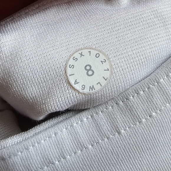 Lululemon High Rise Women's White Cropped Athletic Workout Leggings Size 8 - Picture 4 of 4